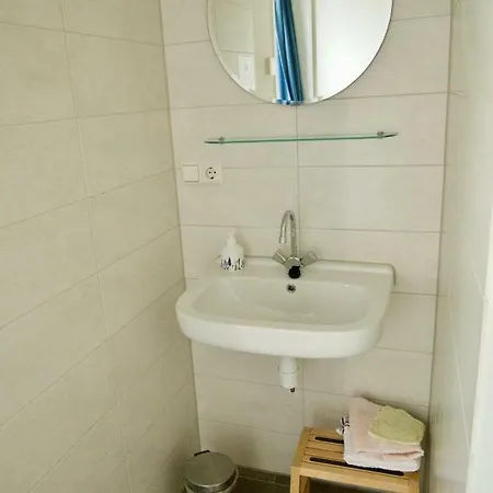 “te Warskip Bij Blokvis” Bed & Breakfast Medemblik