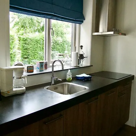 “te Warskip Bij Blokvis” Bed & Breakfast Medemblik