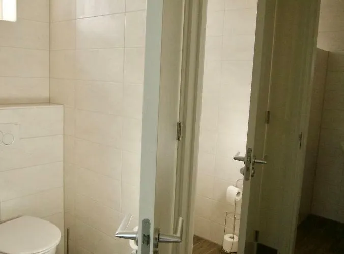 “te Warskip Bij Blokvis” Bed & Breakfast Medemblik