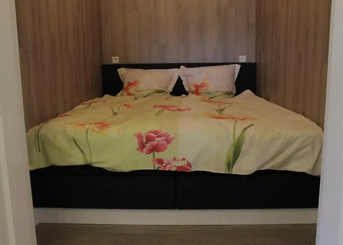 “te Warskip Bij Blokvis” *